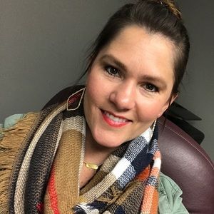 Meet your Posher, Rebecca